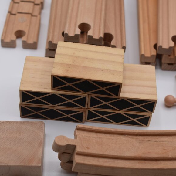 Lot of over 45 TRACK LOT Curves Ramps Straights Ascending Wooden Railway… - Picture 9 of 13